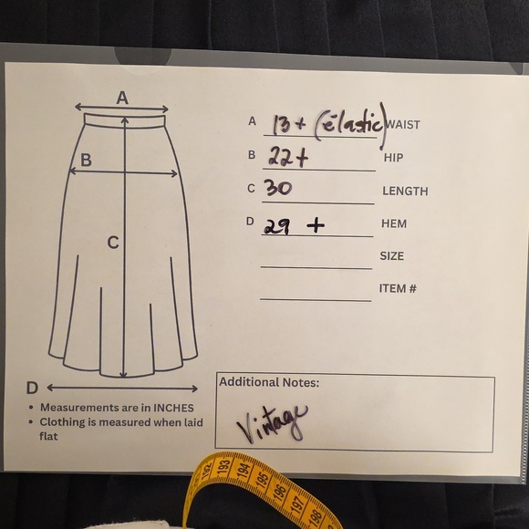 Vintage Black Pleated Midi Skirt – Elastic Waistband – Elegant Classic Style - Picture 9 of 9